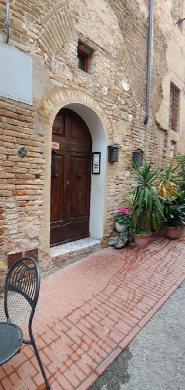 B&B Le Undici Lune San Gimignano Luaran gambar